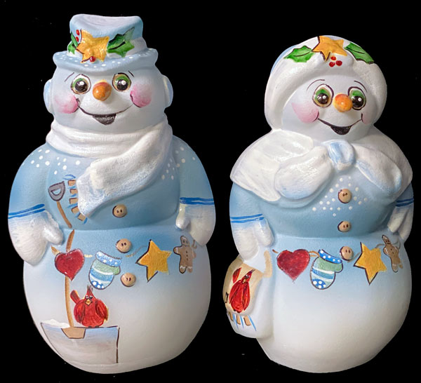 http://www.fentonartglass.com/newsletter/2019/HolidayGarlandSnowcouple1.jpg